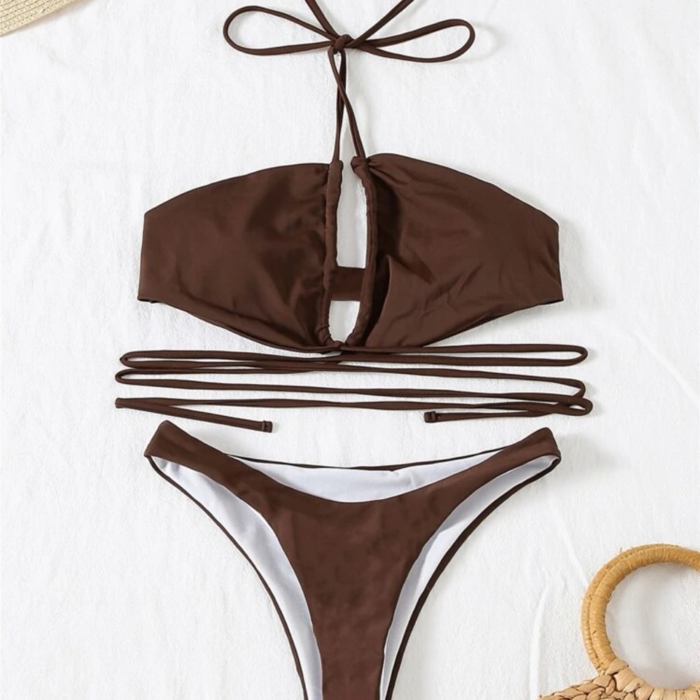 Bikini - Picture 5 of 5